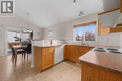 272 Chaparral Drive Se, Calgary, AB - Indoor Photo Showing Kitchen