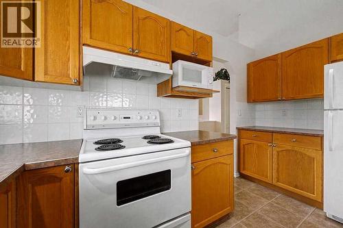 272 Chaparral Drive Se, Calgary, AB - Indoor Photo Showing Kitchen