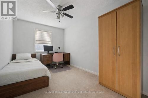 33 - 124 Gosling Gardens, Guelph (Clairfields/Hanlon Business Park), ON - Indoor Photo Showing Bedroom