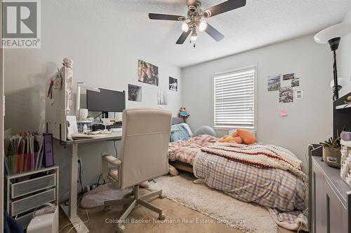 33 - 124 Gosling Gardens, Guelph (Clairfields/Hanlon Business Park), ON - Indoor Photo Showing Bedroom