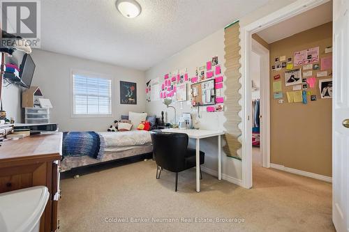 33 - 124 Gosling Gardens, Guelph (Clairfields/Hanlon Business Park), ON - Indoor Photo Showing Bedroom