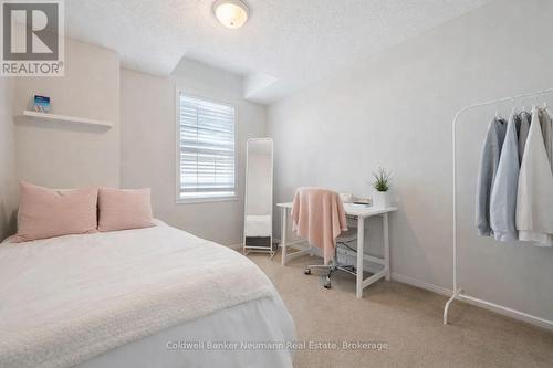 33 - 124 Gosling Gardens, Guelph (Clairfields/Hanlon Business Park), ON - Indoor Photo Showing Bedroom