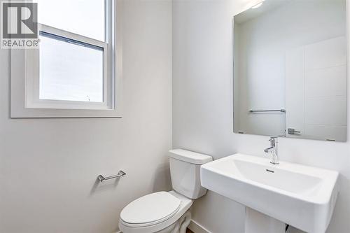 202, 437 Alpine Avenue Sw, Calgary, AB - Indoor Photo Showing Bathroom