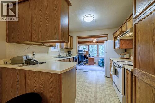 1835 Westsyde Road, Kamloops, BC - Indoor Photo Showing Kitchen