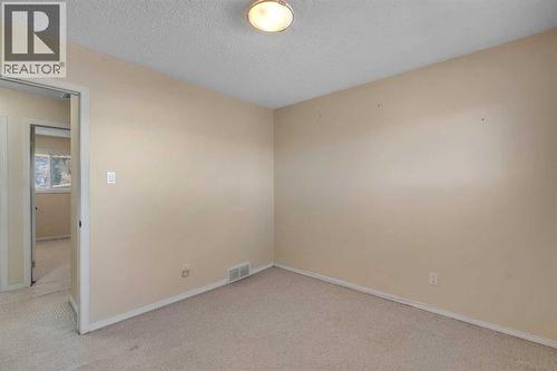14, 8112 36 Avenue Nw, Calgary, AB - Indoor Photo Showing Other Room