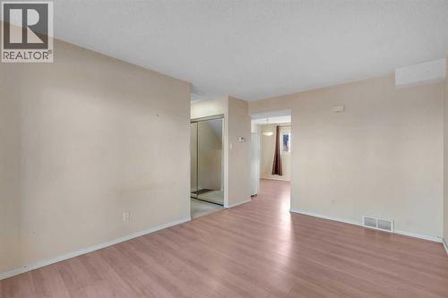 14, 8112 36 Avenue Nw, Calgary, AB - Indoor Photo Showing Other Room
