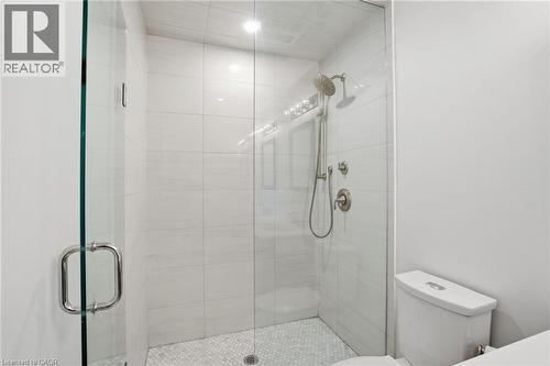 16 Concord Place Unit# 346, Grimsby, ON - Indoor Photo Showing Bathroom