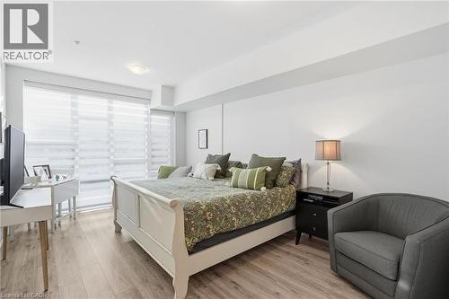 16 Concord Place Unit# 346, Grimsby, ON - Indoor Photo Showing Bedroom
