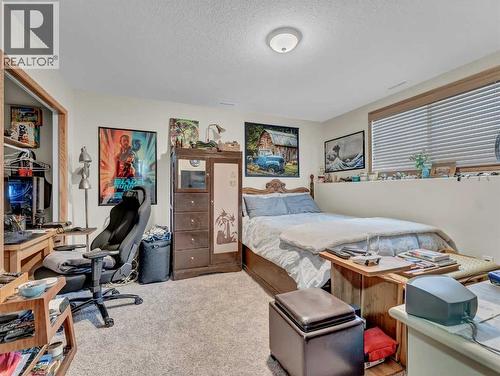 628 Industrial Avenue Se, Medicine Hat, AB - Indoor Photo Showing Bedroom