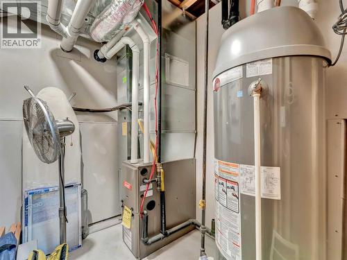 628 Industrial Avenue Se, Medicine Hat, AB - Indoor Photo Showing Basement