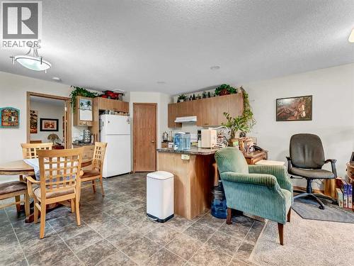 628 Industrial Avenue Se, Medicine Hat, AB - Indoor