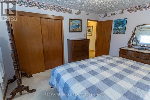 2 Silke Drive, Petawawa, ON - Indoor Photo Showing Bedroom