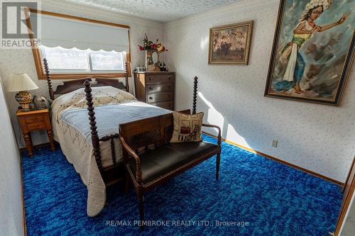 2 Silke Drive, Petawawa, ON - Indoor Photo Showing Bedroom
