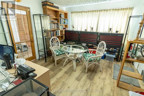 2 Silke Drive, Petawawa, ON - Indoor