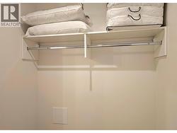 walk-through closet - 