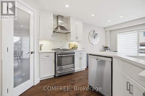 61 Evergreens Drive, Grimsby (Grimsby West), ON - Indoor Photo Showing Kitchen With Upgraded Kitchen