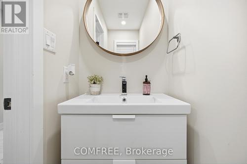 61 Evergreens Drive, Grimsby (Grimsby West), ON - Indoor Photo Showing Bathroom