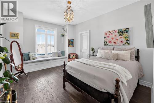 224 Mountain Road, Grimsby, ON - Indoor Photo Showing Bedroom