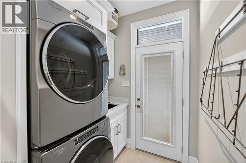 224 Mountain Road, Grimsby, ON - Indoor Photo Showing Laundry Room