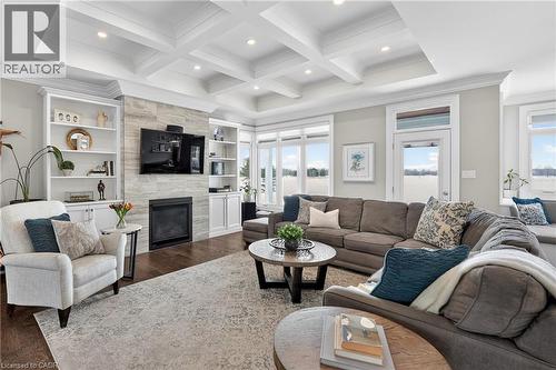 224 Mountain Road, Grimsby, ON - Indoor Photo Showing Living Room With Fireplace