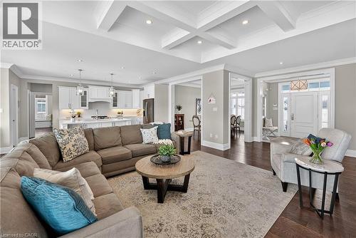 224 Mountain Road, Grimsby, ON - Indoor Photo Showing Living Room