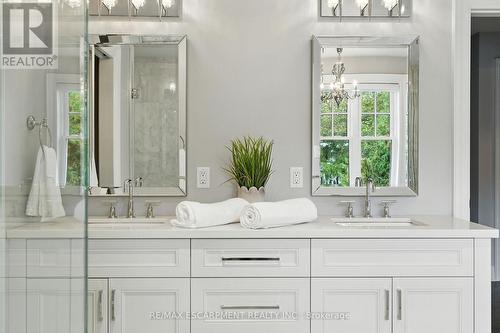 391 Patricia Drive, Burlington, ON - Indoor Photo Showing Bathroom