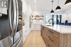 Main Level - Kitchen - 