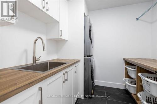2167 Rice Avenue, Ottawa, ON - Indoor Photo Showing Kitchen