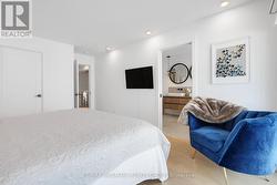 2nd floor - Primary bedroom / walk-in closet - 