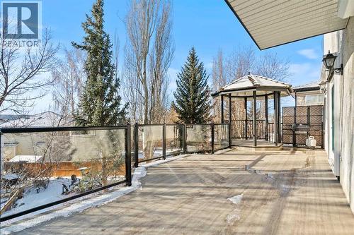 63 Springbank Crescent Sw, Calgary, AB - Outdoor