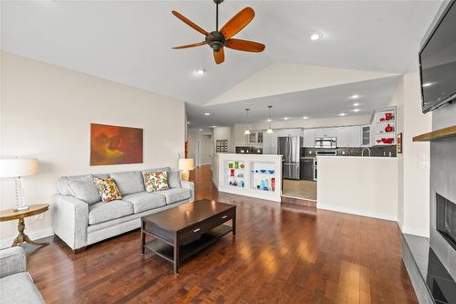 21-83 Peregrine Way, Vernon, BC - Indoor Photo Showing Living Room With Fireplace