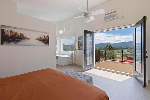 2266 Omineca Place, Kelowna, BC - Indoor Photo Showing Bedroom
