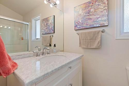 2266 Omineca Place, Kelowna, BC - Indoor Photo Showing Bathroom