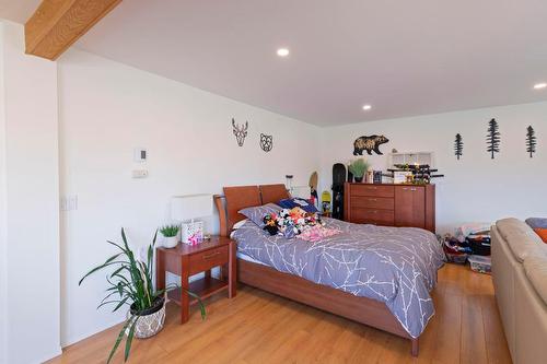 2266 Omineca Place, Kelowna, BC - Indoor Photo Showing Bedroom