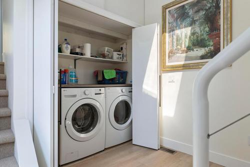 2266 Omineca Place, Kelowna, BC - Indoor Photo Showing Laundry Room