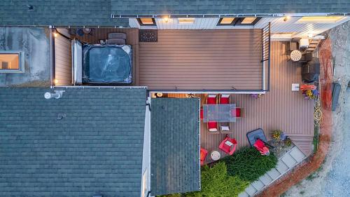 2266 Omineca Place, Kelowna, BC - Outdoor With Exterior