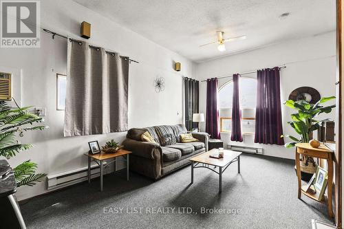 40 Kingsway, Welland, ON - Indoor Photo Showing Other Room