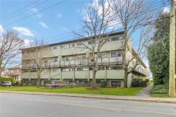 16-477 Lampson St  Esquimalt, BC V9A 5Z4