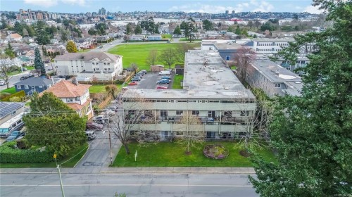 16-477 Lampson St, Esquimalt, BC 