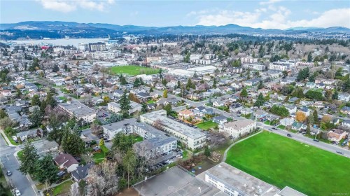 16-477 Lampson St, Esquimalt, BC 