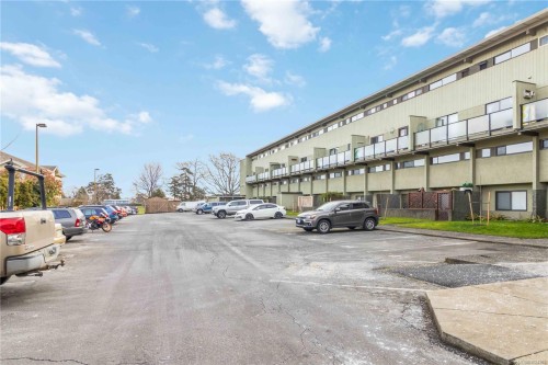 16-477 Lampson St, Esquimalt, BC 