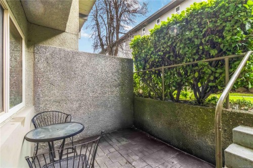 16-477 Lampson St, Esquimalt, BC 