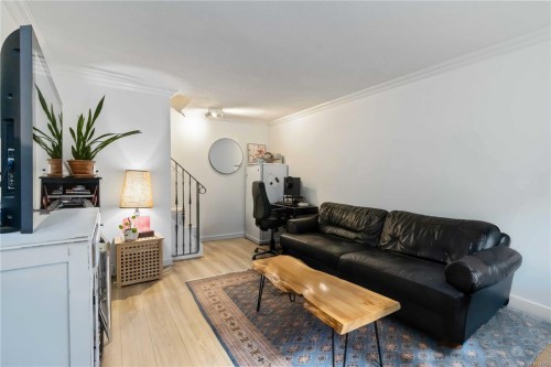 16-477 Lampson St, Esquimalt, BC 