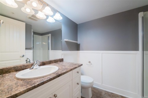 201-1620 Townsite Rd, Nanaimo, BC - Indoor Photo Showing Bathroom