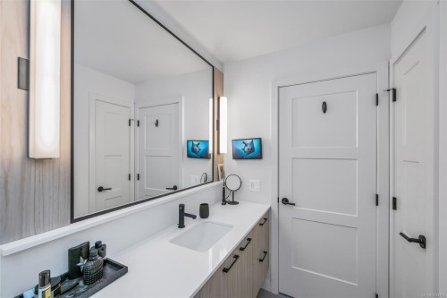 608-947 Whirlaway Cres, Langford, BC - Indoor Photo Showing Other Room