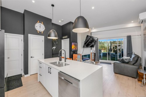 608-947 Whirlaway Cres, Langford, BC - Indoor Photo Showing Kitchen With Double Sink