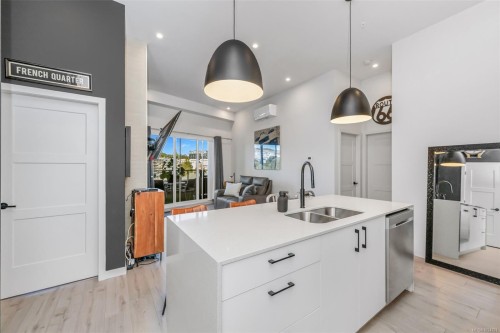 608-947 Whirlaway Cres, Langford, BC - Indoor Photo Showing Kitchen With Double Sink