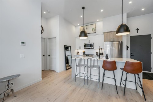608-947 Whirlaway Cres, Langford, BC - Indoor Photo Showing Kitchen With Stainless Steel Kitchen With Upgraded Kitchen