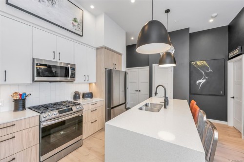608-947 Whirlaway Cres, Langford, BC - Indoor Photo Showing Kitchen With Stainless Steel Kitchen With Double Sink With Upgraded Kitchen