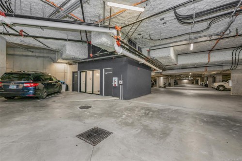 608-947 Whirlaway Cres, Langford, BC - Indoor Photo Showing Garage
